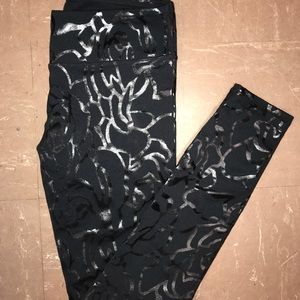 fabletics black printed leggings